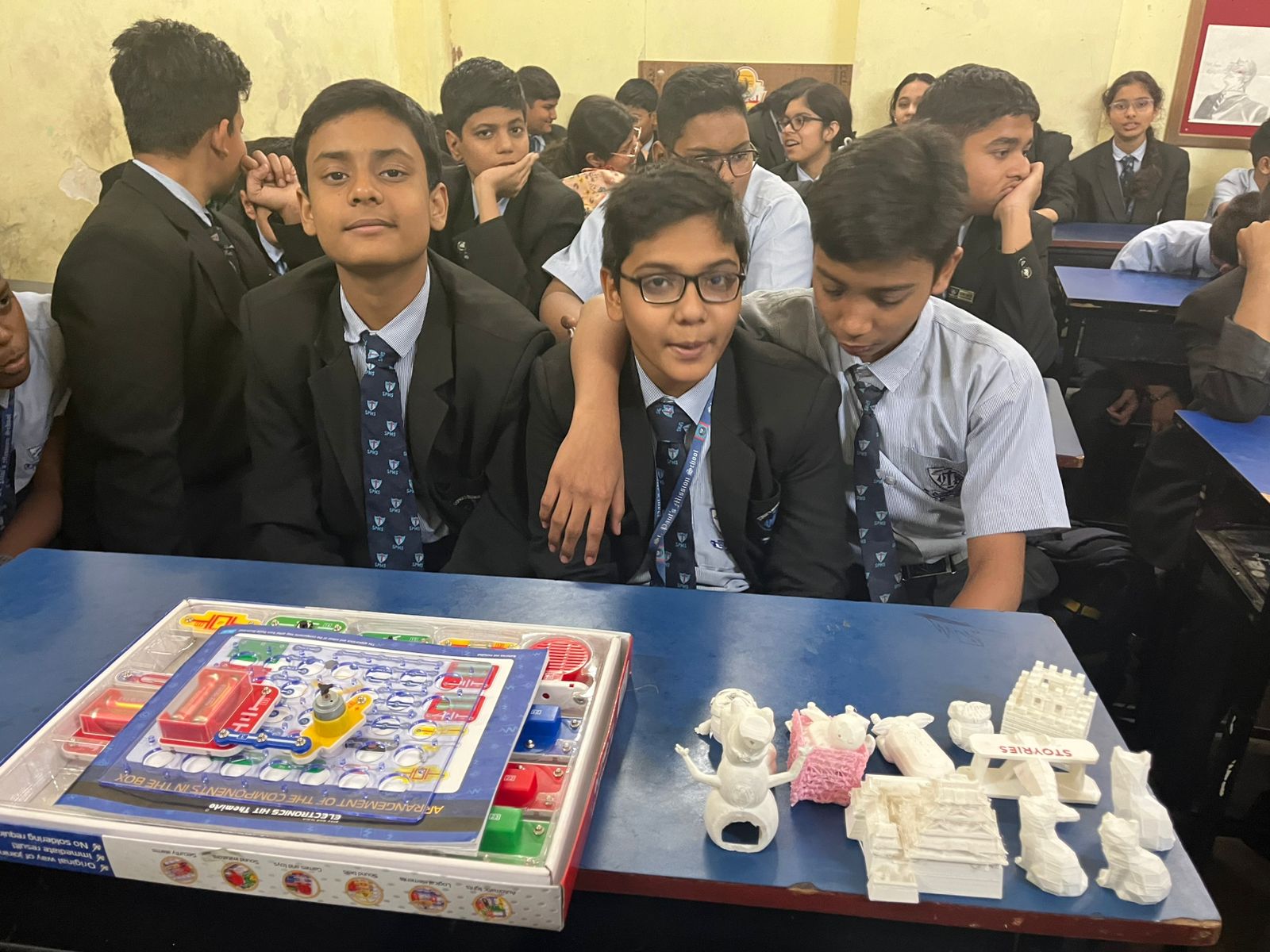 Team learning session at ThinkEdge Robotics